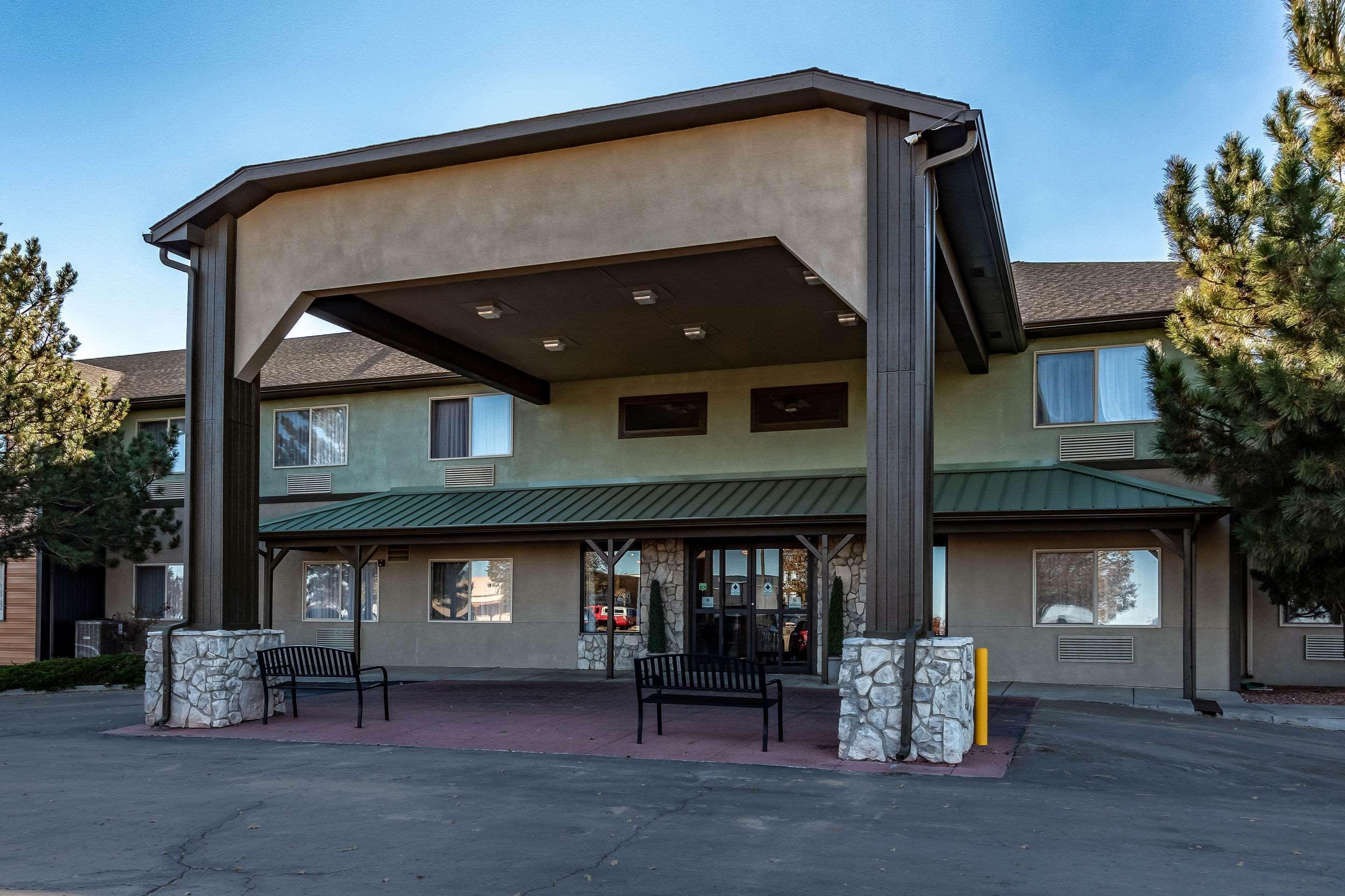 Quality Inn & Suites West Pueblo Exterior photo