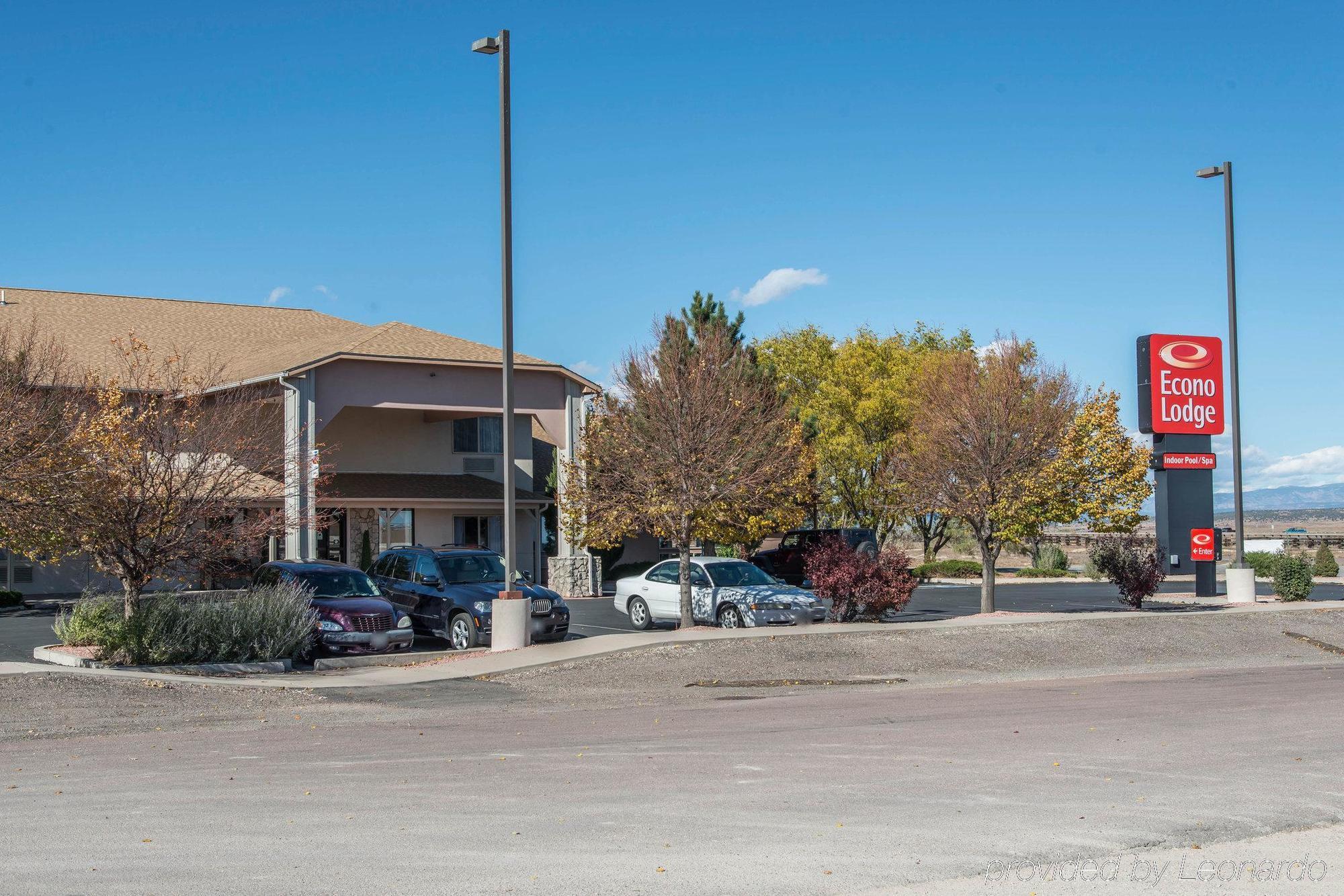 Quality Inn & Suites West Pueblo Exterior photo