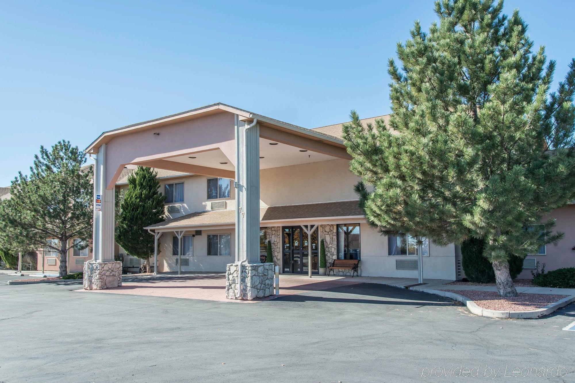 Quality Inn & Suites West Pueblo Exterior photo