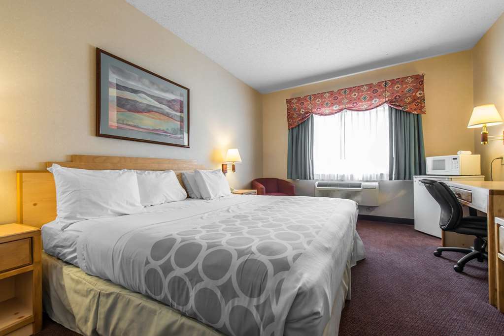 Quality Inn & Suites West Pueblo Room photo