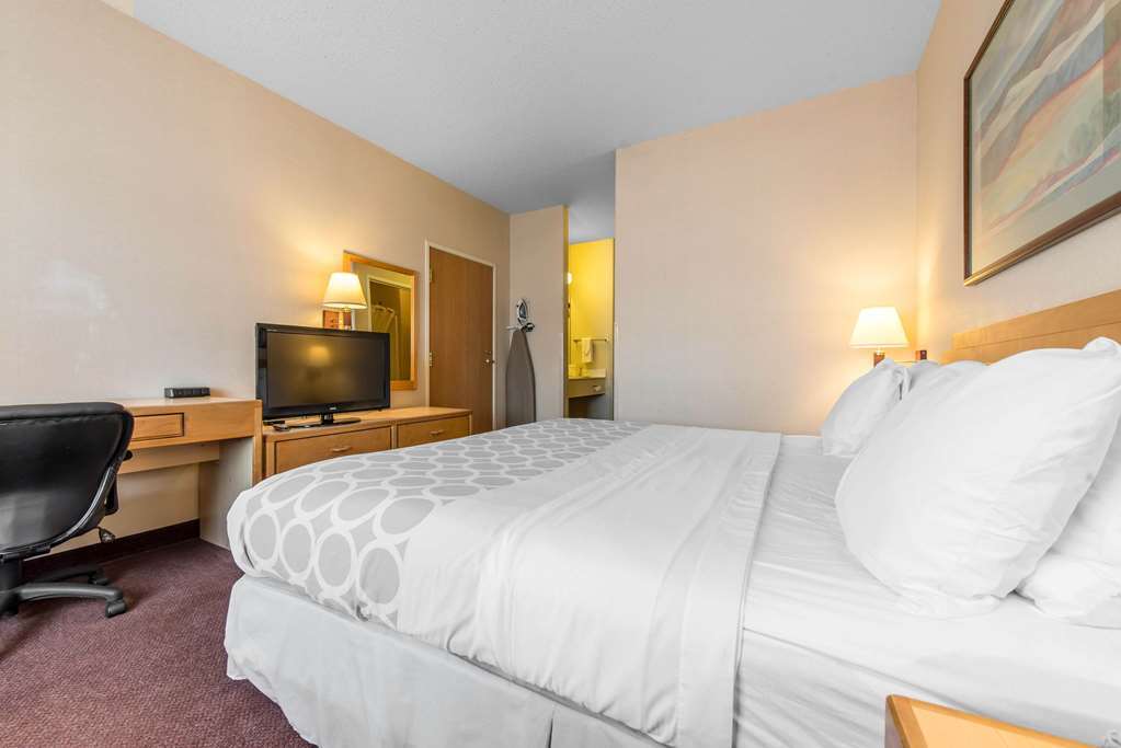 Quality Inn & Suites West Pueblo Room photo