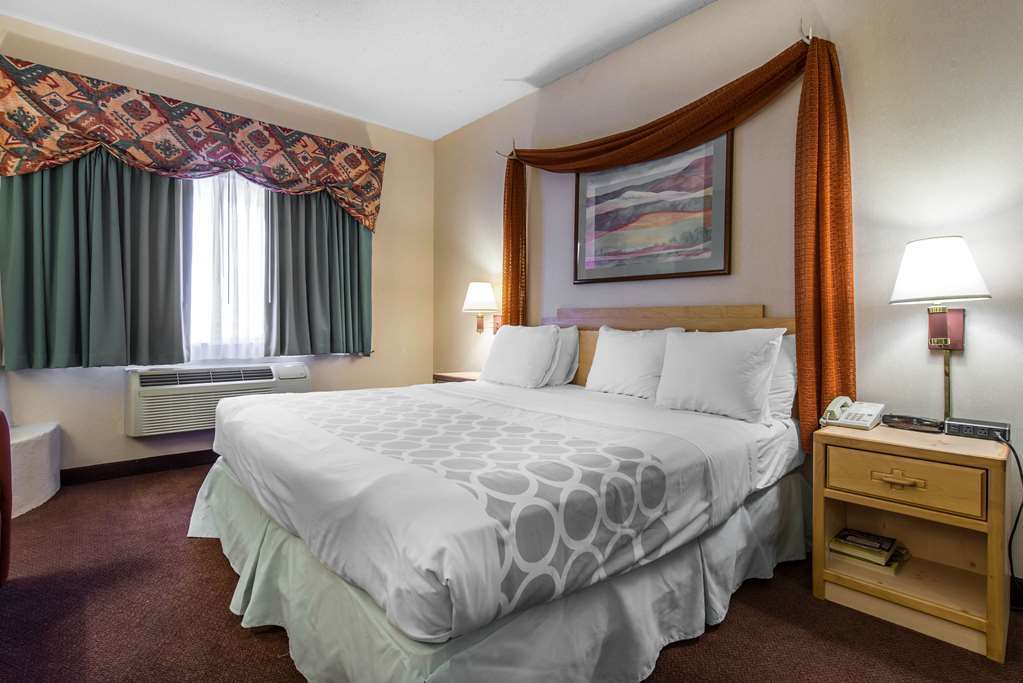 Quality Inn & Suites West Pueblo Room photo